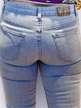 Women's Skinny Jeans in Light Blue - Slim Fit